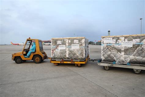 Viet Nam receives second shipment of COVID.